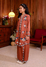 Load image into Gallery viewer, Sekar Kebaya Girl (Terracota Brown)