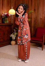 Load image into Gallery viewer, Sekar Kebaya Girl (Terracota Brown)