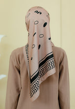 Load image into Gallery viewer, Qayffiyeh Printed Square (Milo)