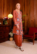 Load image into Gallery viewer, Sekar Kebaya (Terracota Brown)