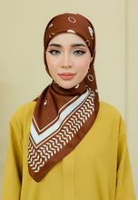 Load image into Gallery viewer, Qayffiyeh Printed Square (Brown)
