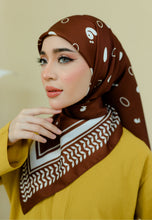 Load image into Gallery viewer, Qayffiyeh Printed Square (Brown)