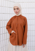 Load image into Gallery viewer, Dalili Linen Top (Brick Orange)