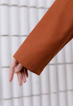 Load image into Gallery viewer, Dalili Linen Top (Brick Orange)