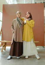 Load image into Gallery viewer, Mahdia Linen Top (Milo Brown)