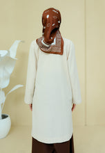 Load image into Gallery viewer, Mahdia Linen Top (Beige Cream)
