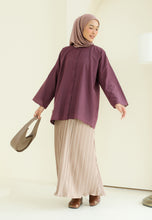 Load image into Gallery viewer, Akia Lace Top (Burgundy)