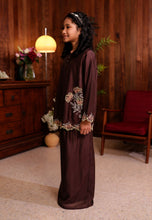 Load image into Gallery viewer, Kembang Nur Girl (Mahogany)