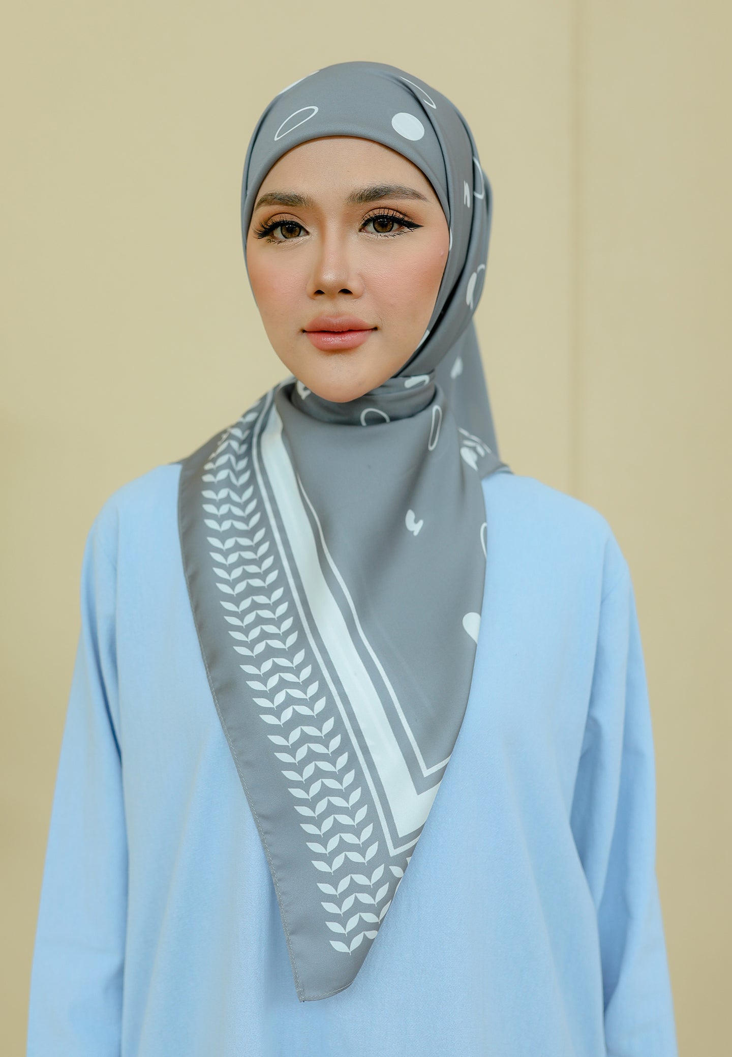 Qayffiyeh Printed Square (Grey)