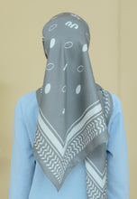 Load image into Gallery viewer, Qayffiyeh Printed Square (Grey)