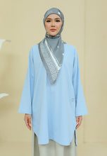 Load image into Gallery viewer, Mahdia Linen Top (Baby Blue)