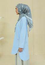 Load image into Gallery viewer, Mahdia Linen Top (Baby Blue)