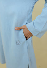 Load image into Gallery viewer, Mahdia Linen Top (Baby Blue)