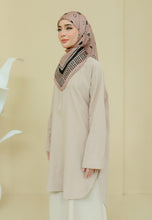 Load image into Gallery viewer, Mahdia Linen Top (Nude Brown)