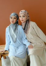 Load image into Gallery viewer, Mahdia Linen Top (Baby Blue)