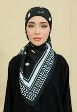 Load image into Gallery viewer, Qayffiyeh Printed Square (Black)
