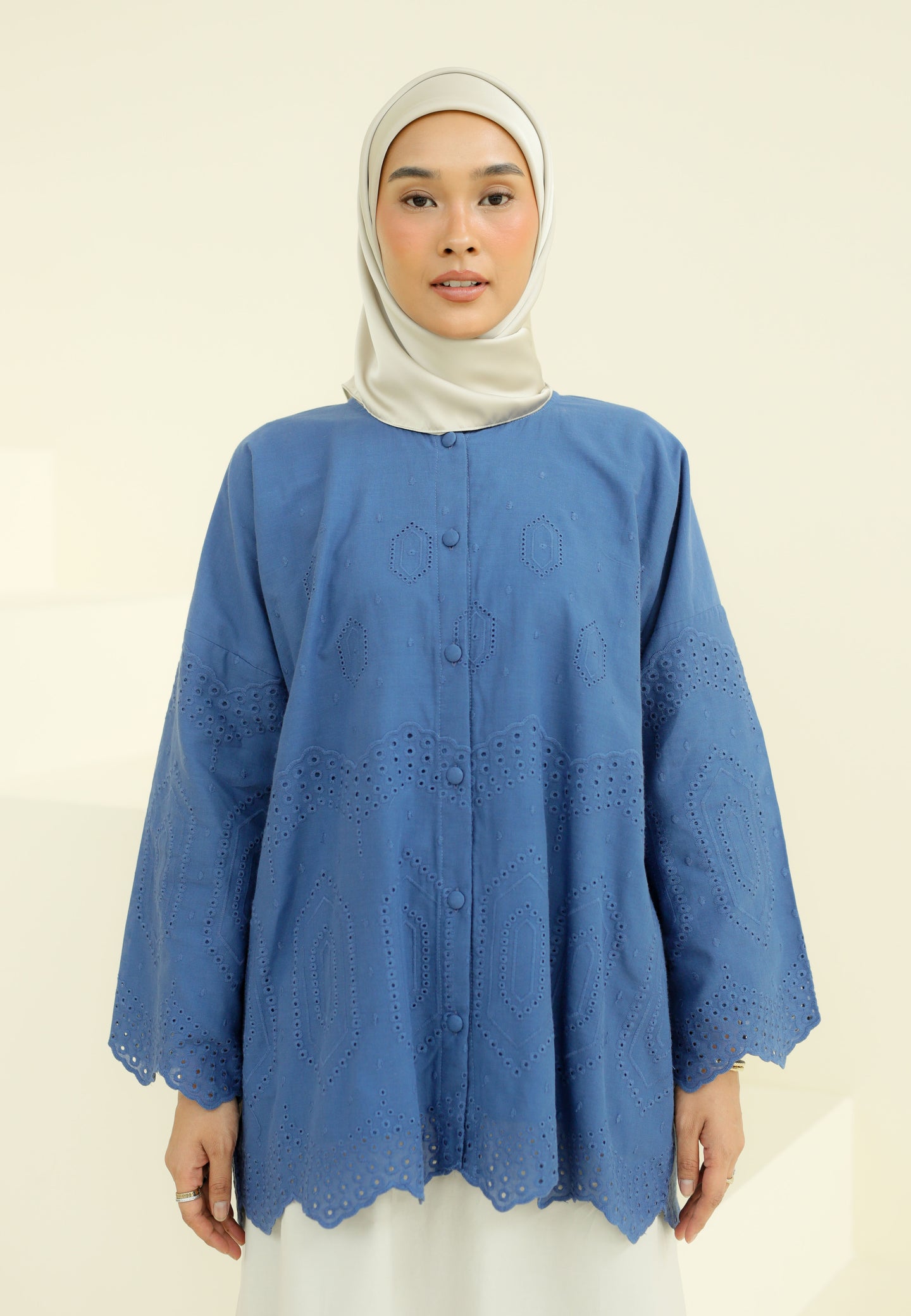 Akia Lace Top (Midnight Blue)