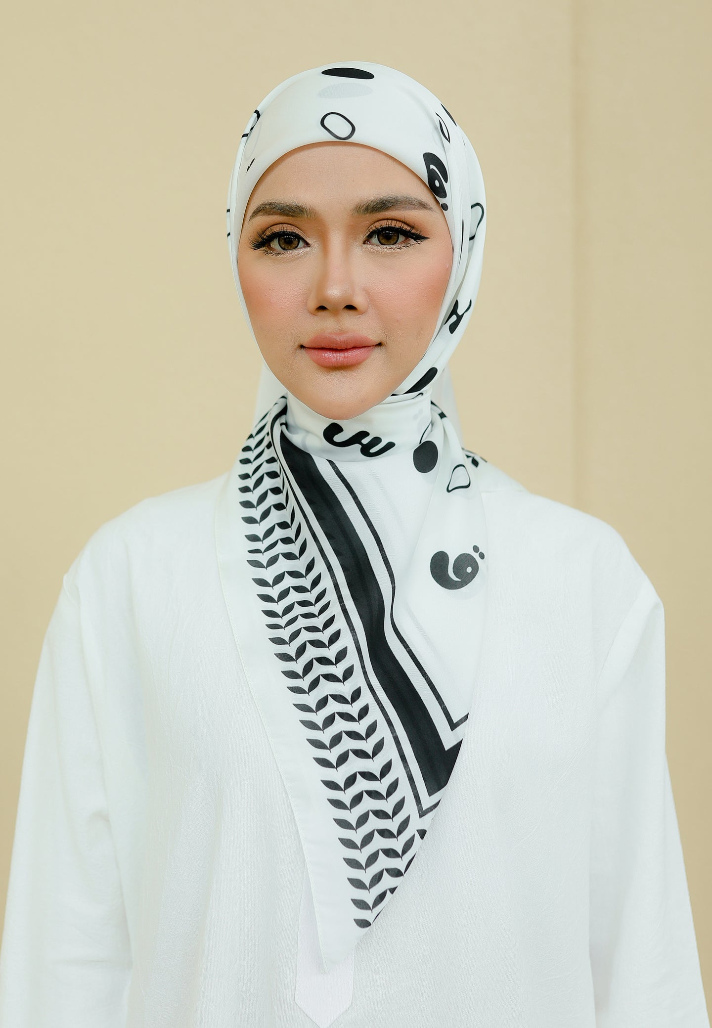 Qayffiyeh Printed Square (Pearl White)