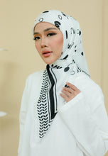 Load image into Gallery viewer, Qayffiyeh Printed Square (Pearl White)