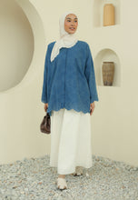 Load image into Gallery viewer, Akia Lace Top (Blue)