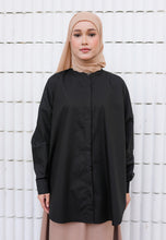 Load image into Gallery viewer, Hyza Curved Top (Black)