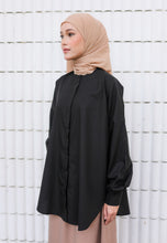 Load image into Gallery viewer, Hyza Curved Top (Black)
