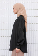 Load image into Gallery viewer, Hyza Curved Top (Black)