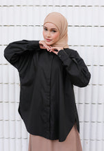 Load image into Gallery viewer, Hyza Curved Top (Black)
