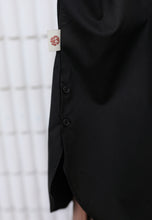 Load image into Gallery viewer, Hyza Curved Top (Black)