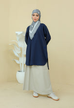 Load image into Gallery viewer, Mahdia Linen Top (Navy Blue)