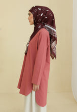 Load image into Gallery viewer, Mahdia Linen Top (Brick Red)