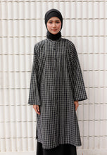 Load image into Gallery viewer, Ibna Printed Tunic (Black Checkered)