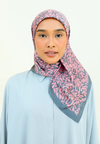 Elena Printed Square (Greyish Pink)