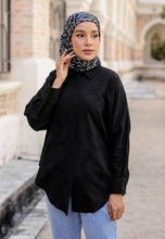 Load image into Gallery viewer, Leena Curved Top (Black)
