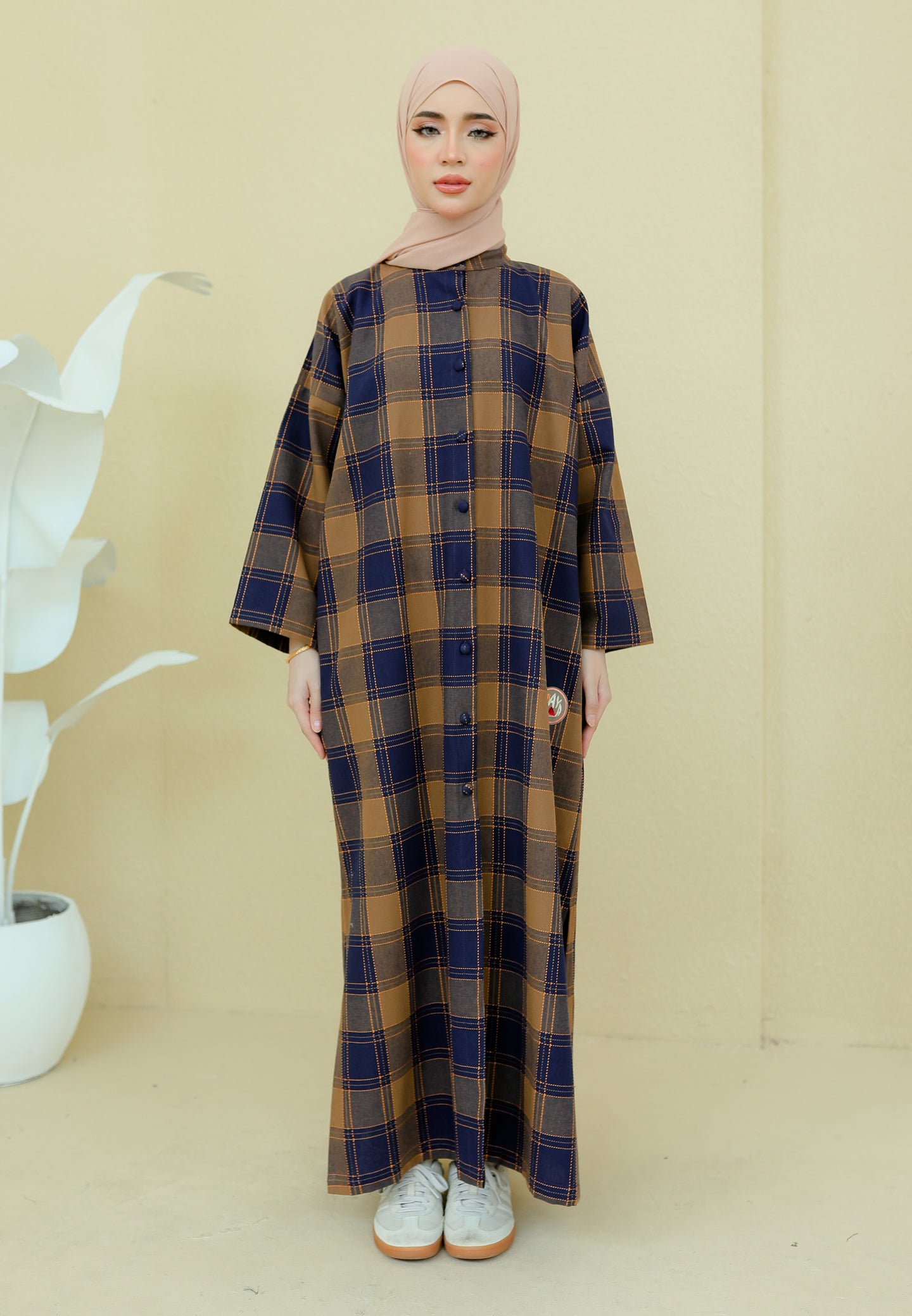 Azra Checkered Caftan (Dark Blue)