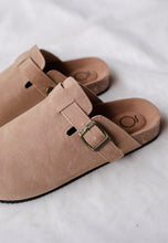 Load image into Gallery viewer, Bree Flat Clog (Khaki)