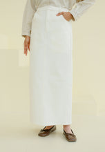 Load image into Gallery viewer, Izzy Twill Skirt (White)