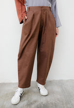 Load image into Gallery viewer, Malia Barrel Pants (Dark Choco)