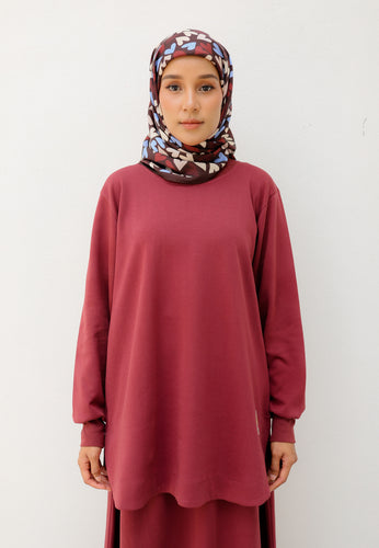 Zoe Curved T-Shirt (Maroon)