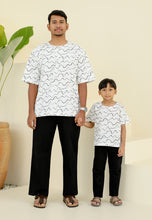 Load image into Gallery viewer, Shirt Boy (White)