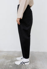 Load image into Gallery viewer, Malia Barrel Pants (Black)