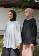 Load image into Gallery viewer, Zoe Curved T-Shirt (Melange Grey)