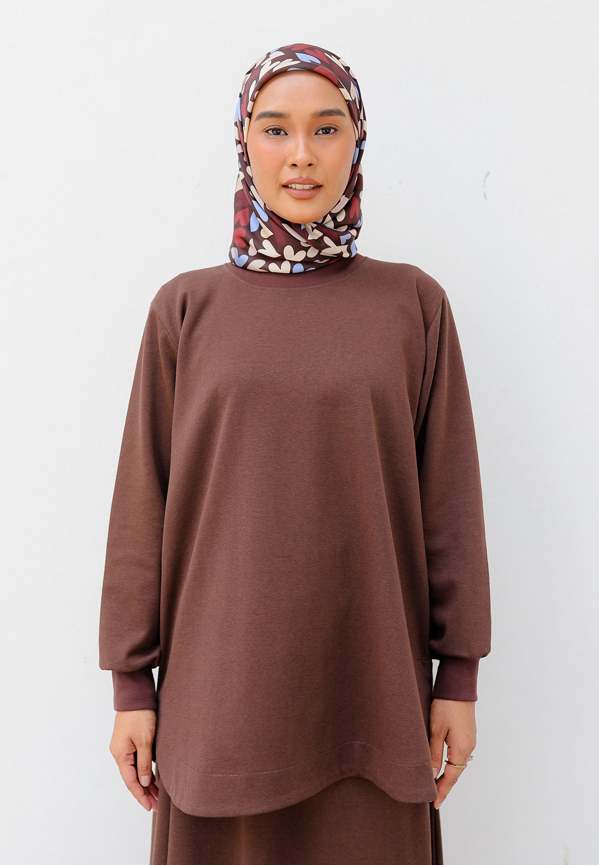 Zoe Curved T-Shirt (Dark Choco)