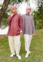 Load image into Gallery viewer, Erum Linen Top (Redwood)