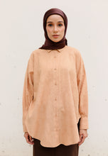 Load image into Gallery viewer, Leena Curved Top (Brown)