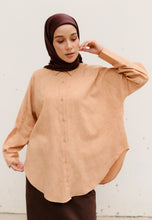 Load image into Gallery viewer, Leena Curved Top (Brown)