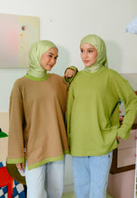 Load image into Gallery viewer, Zada Reversible T-shirt (Apple Green)