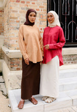 Load image into Gallery viewer, Leena Curved Top (Brown)