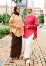 Load image into Gallery viewer, Leena Curved Top (Red)