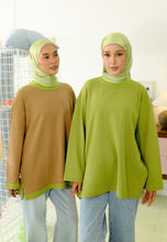 Load image into Gallery viewer, Zada Reversible T-shirt (Apple Green)